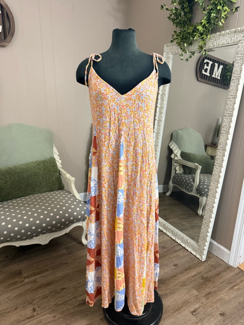Billabong • Vintage Gal Patchwork FloralMaxi Dress - Picture 10 of 16